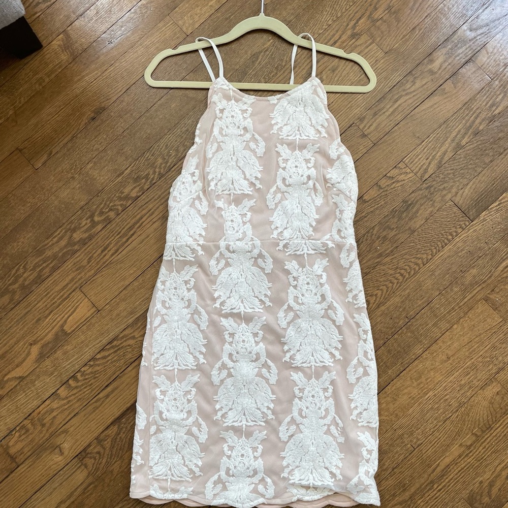 L’atiste Dress - Ivory Lace Detail with Nude Underlay